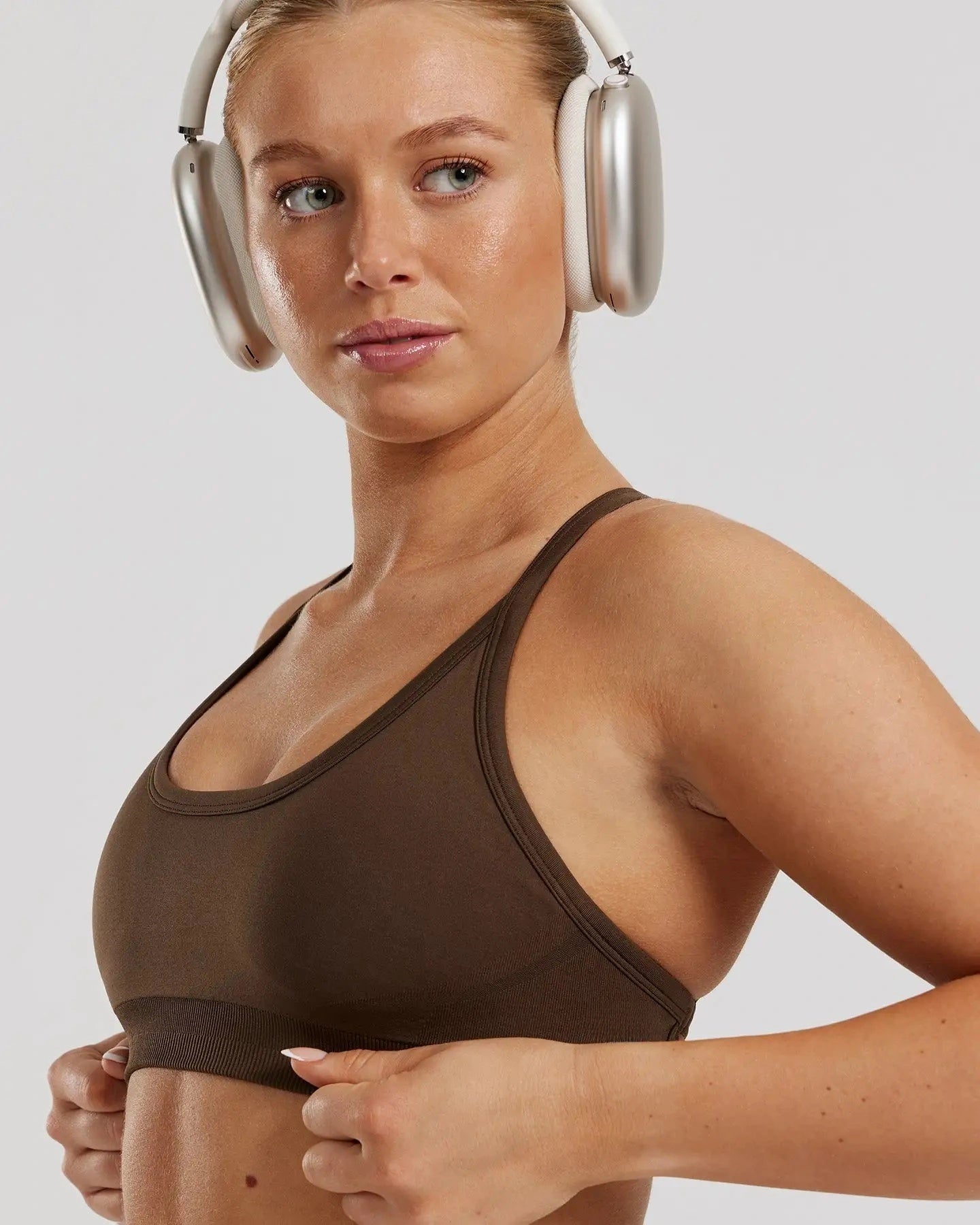 Fitpulse Seamless Backless Bra in Cocoa
